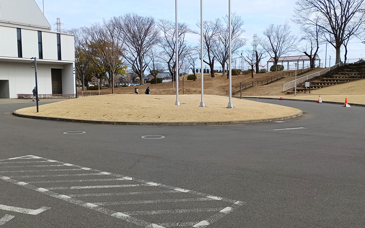 ひだまり広場ーキッコーマンアリーナ前